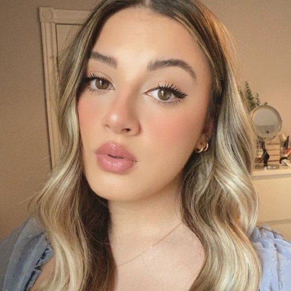 Meet your Posher, Brianna - Picture 1 of 1